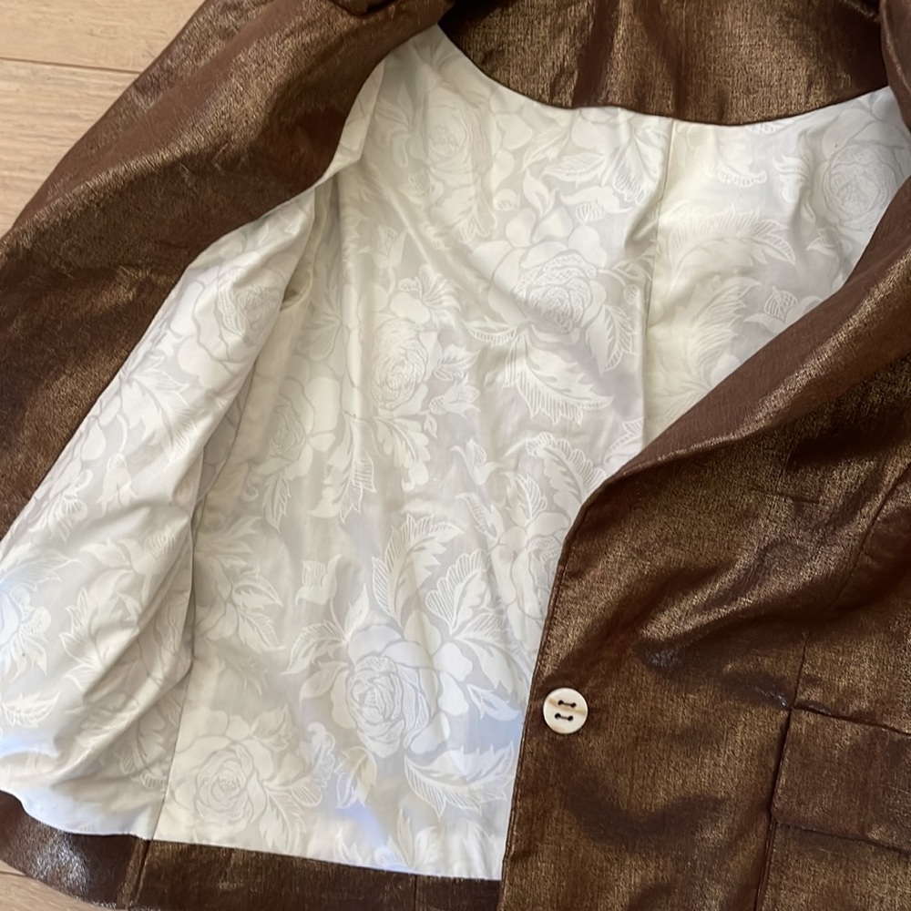 Cropped Linen Jacket - Picture 3 of 5